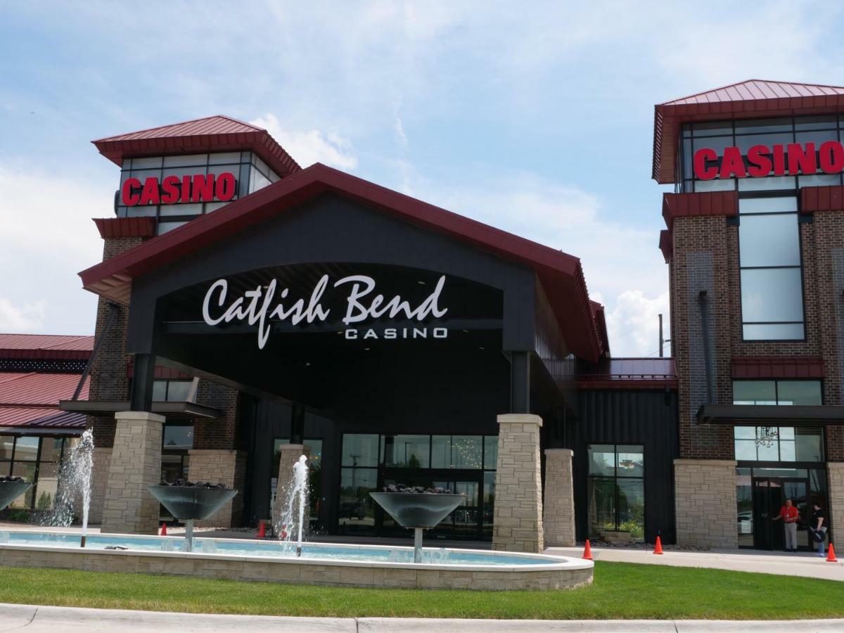 The Catfish Bend Inn & Spa Burlington Bagian luar foto