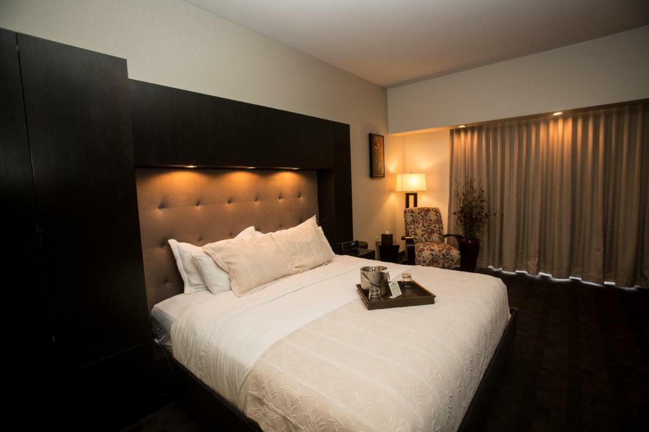 The Catfish Bend Inn & Spa Burlington Bagian luar foto